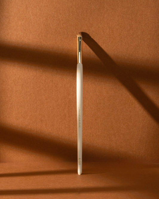 Lash Line Smudging Brush – O414